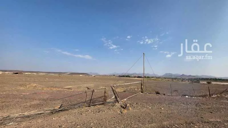 أرض 384713 م² في المطار 5