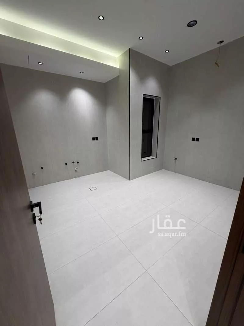 4 bedroom floor in Al Zahrah 1