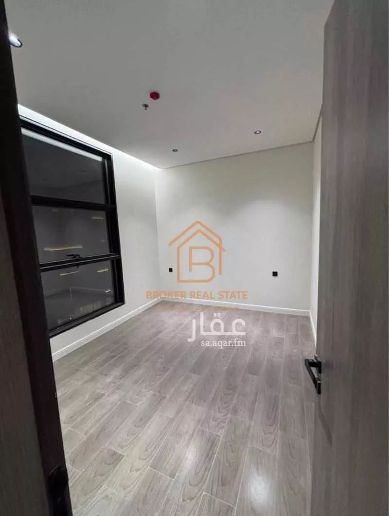 شقة 5 غرف في الحمرا 2