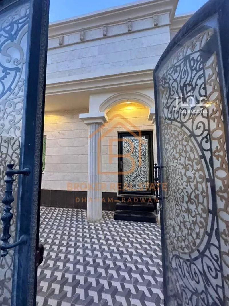 دور 6 غرف في ضاحية الملك فهد 1