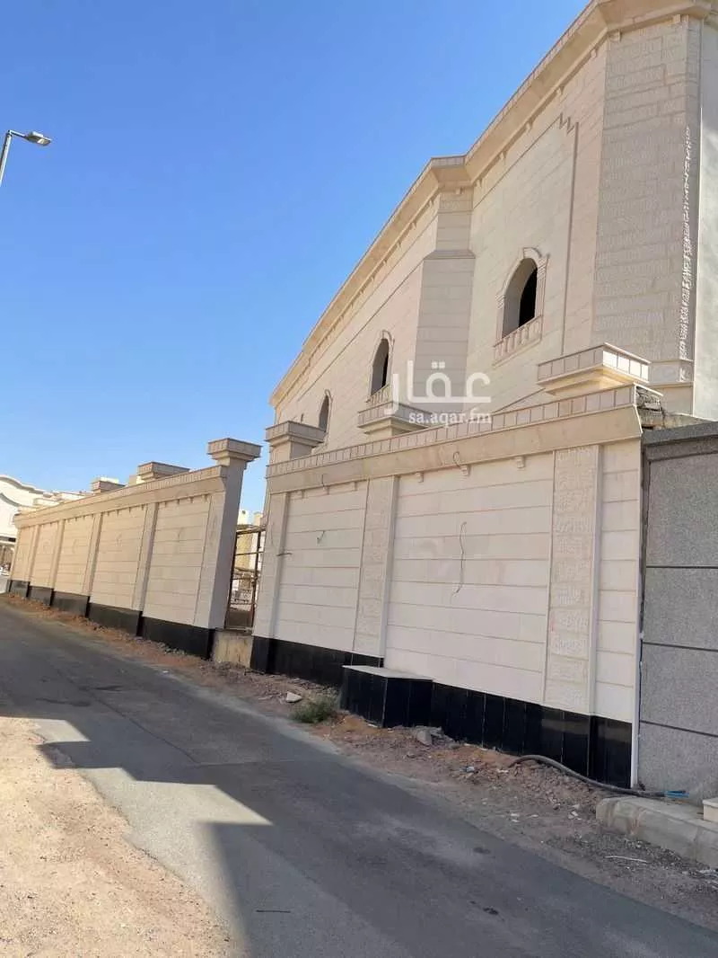 فيلا 7 غرف في الدفاع 5