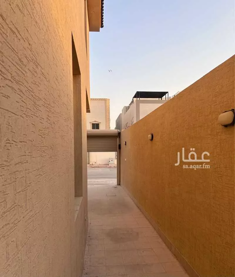 3 bedroom floor in Al Aridh 5