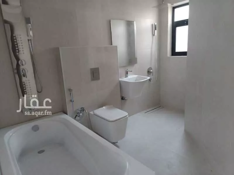 5 bedroom villa in Irqah, Riyadh 9