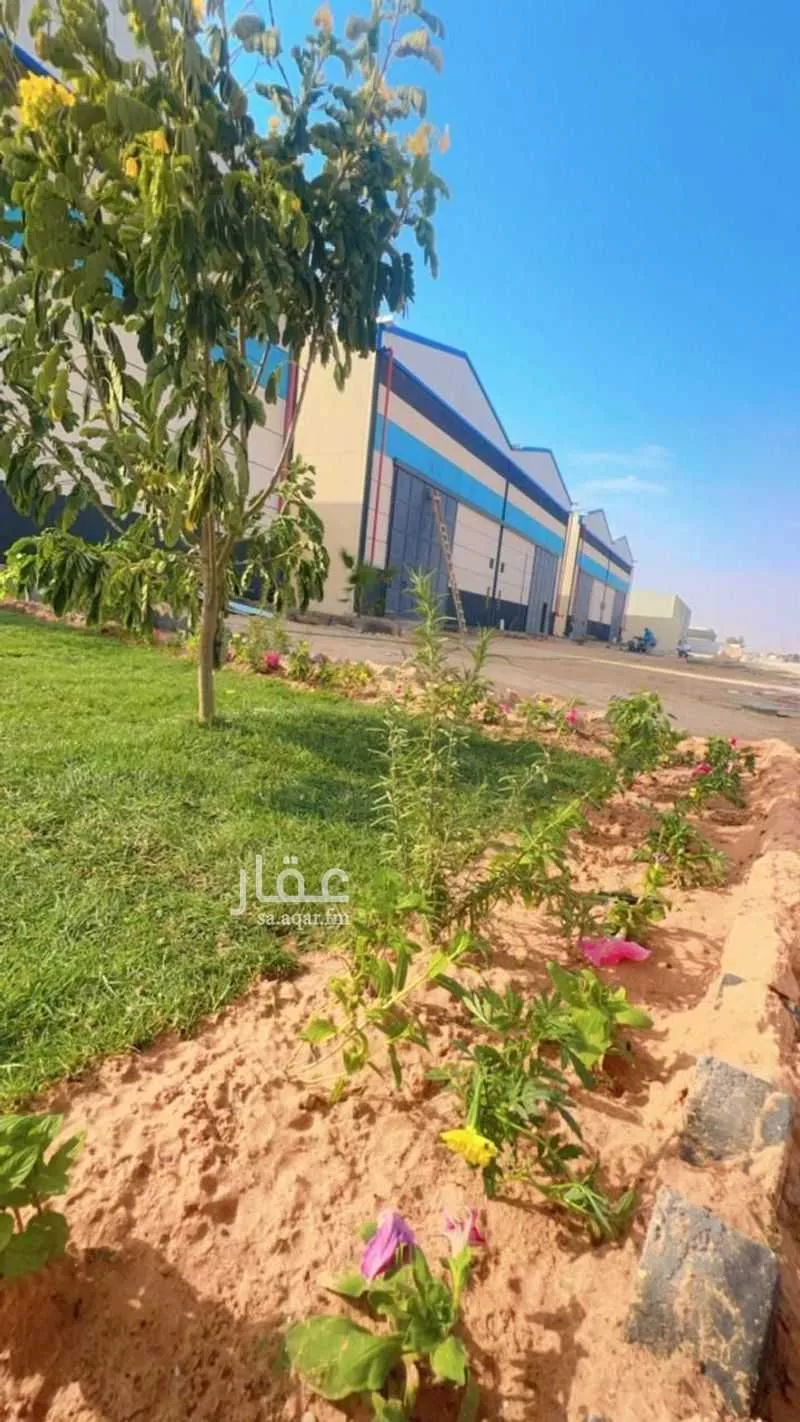 مستودع 5061 م² في الغنامية 3