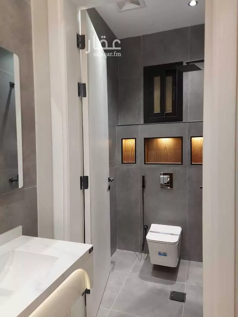 شقة 4 غرف في طيبة 4