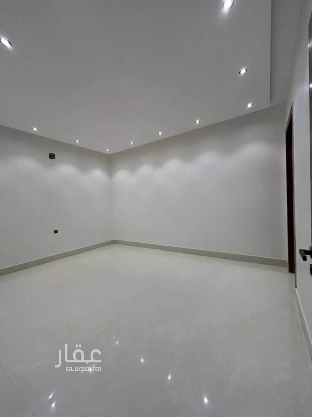 شقة 4 غرف في الرمال 5