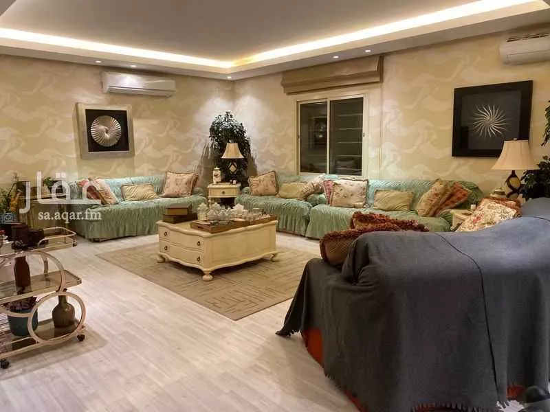 فيلا 7 غرف في العارض 3