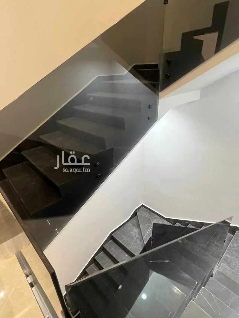 4 bedroom villa in Al Janadriyah 5