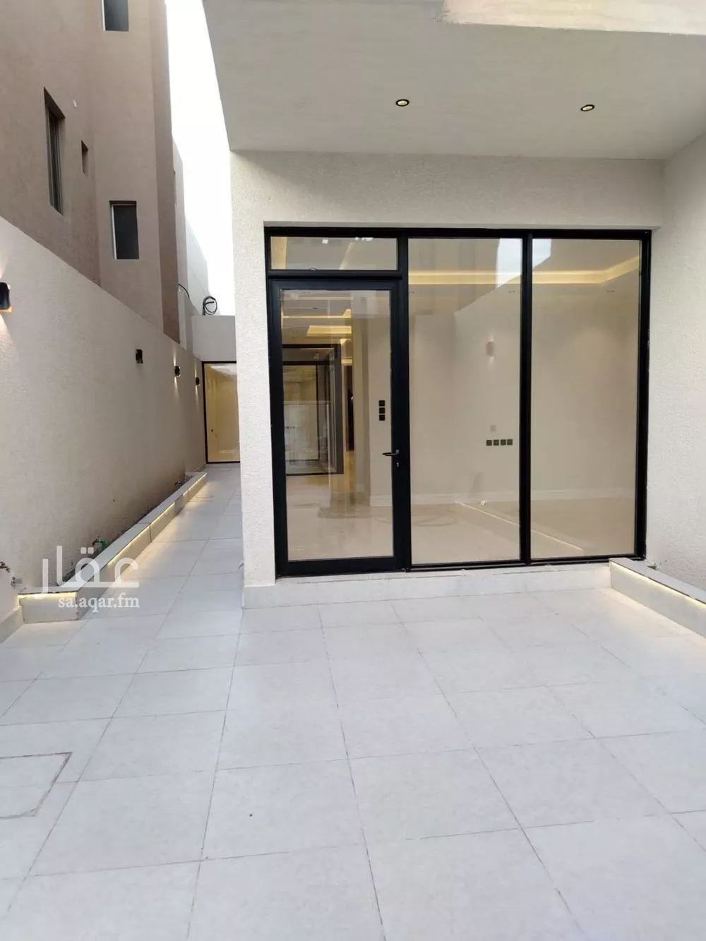 فيلا 4 غرف في العارض 1