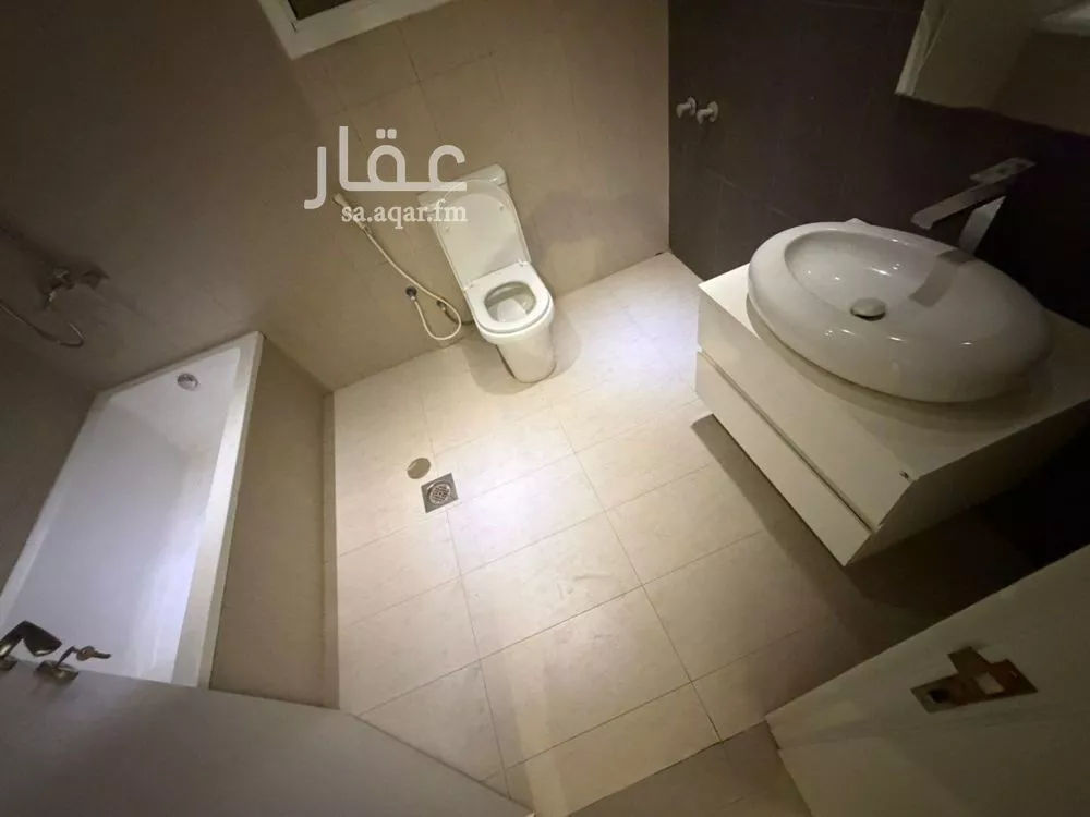 فيلا 7 غرف في النرجس 5