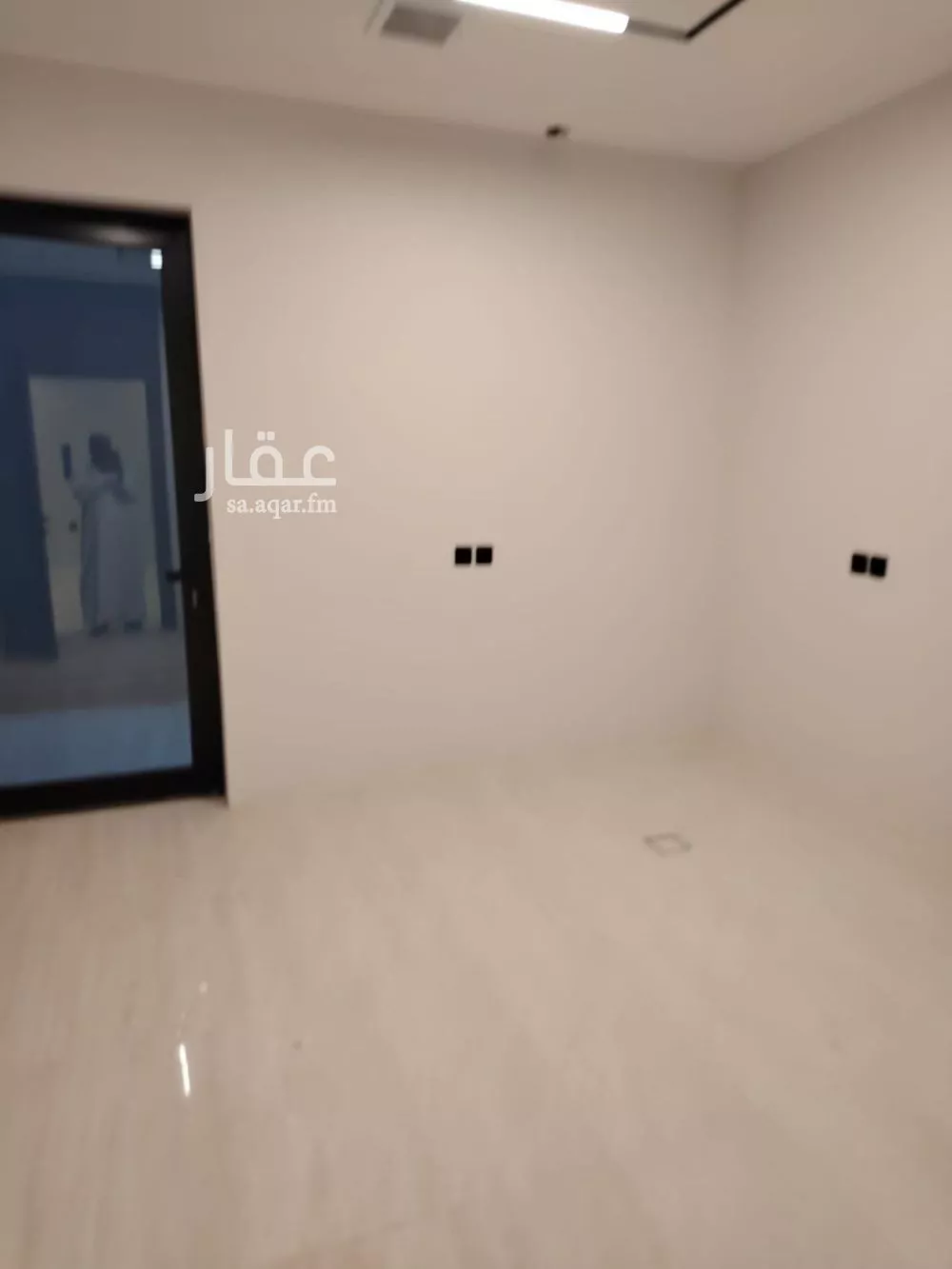 فيلا 4 غرف في العارض 5