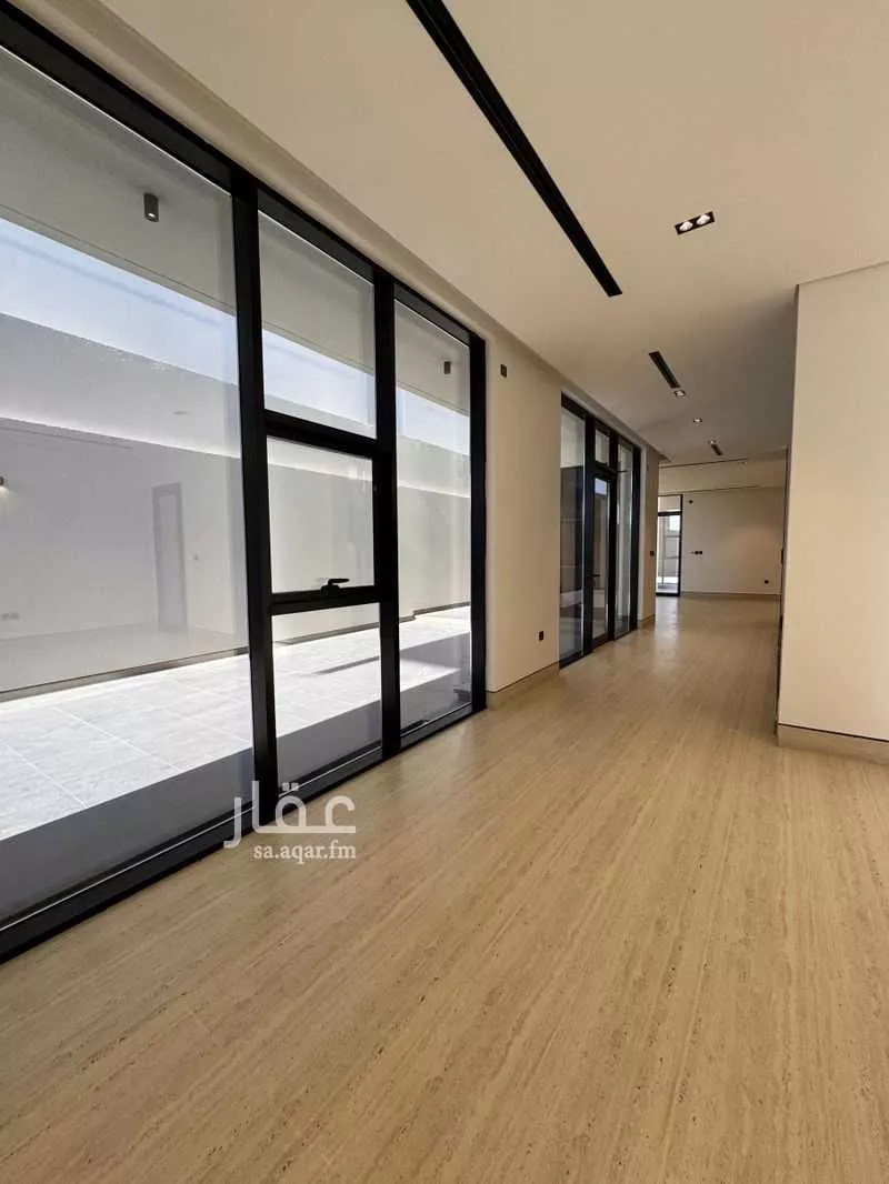 فيلا 12 غرف في السيف 5