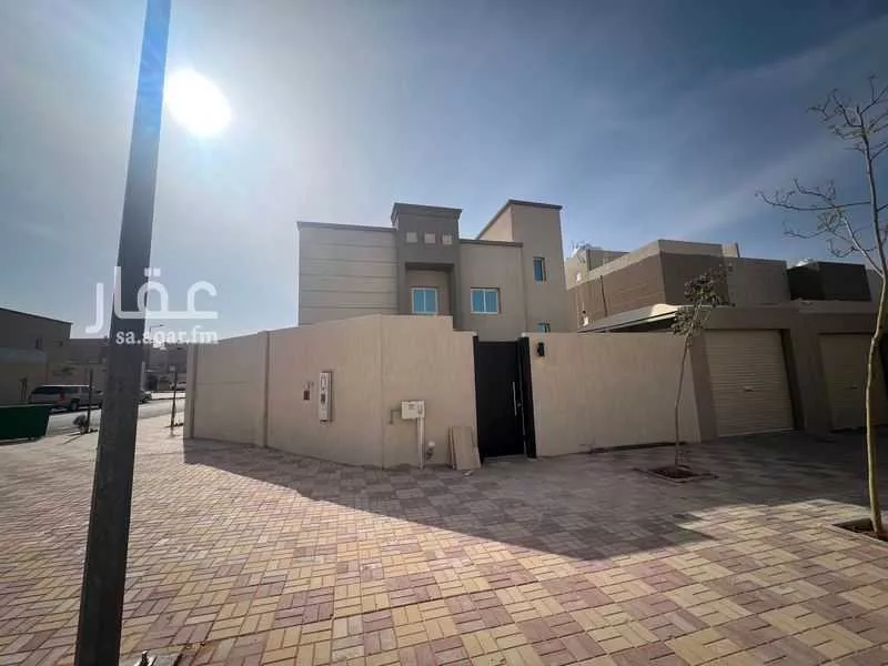 4 bedroom villa in Riyadh 1