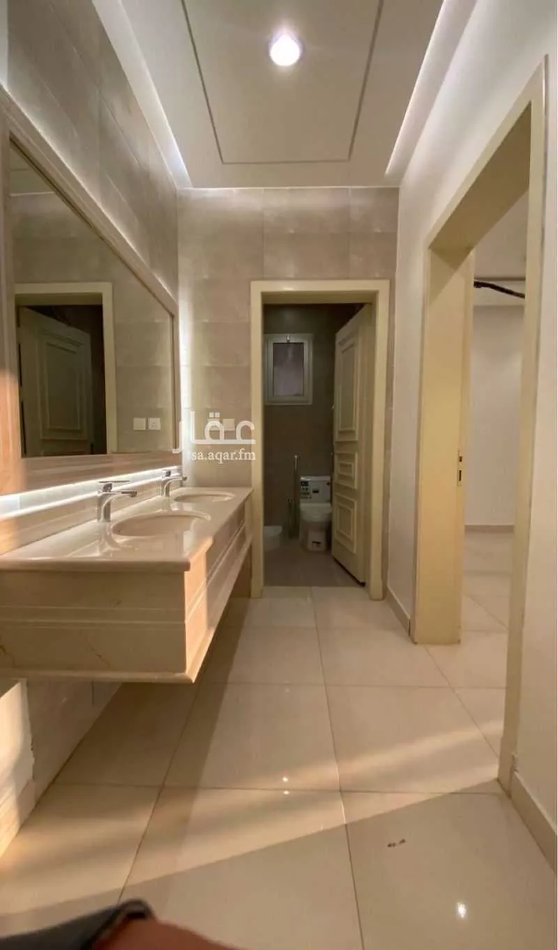 5 bedroom apartment in King Fahd 4