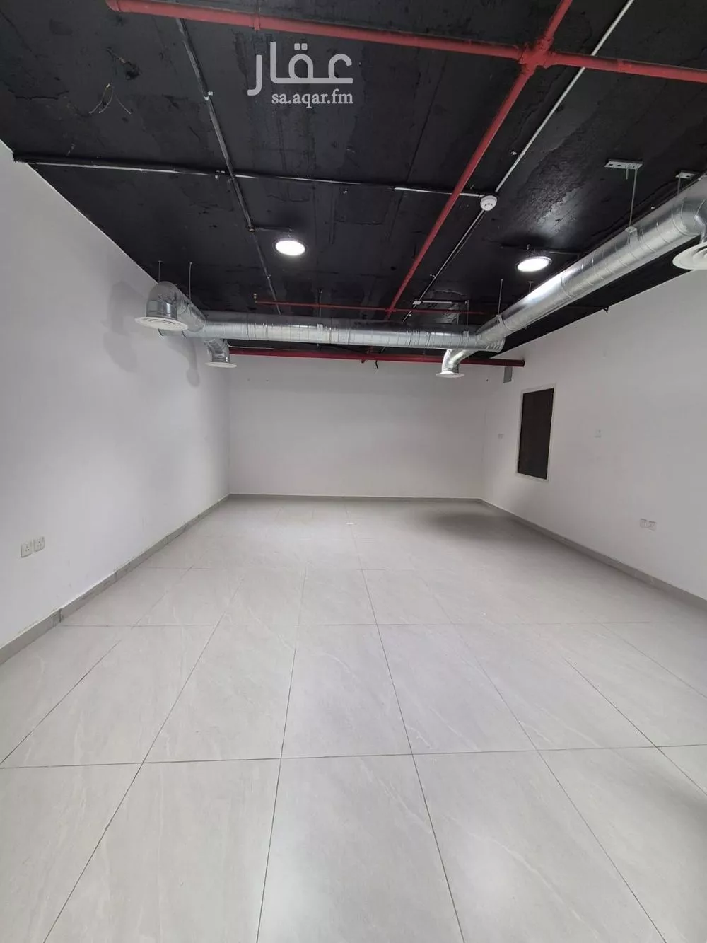 محل 1395 م² في قرطبة 1