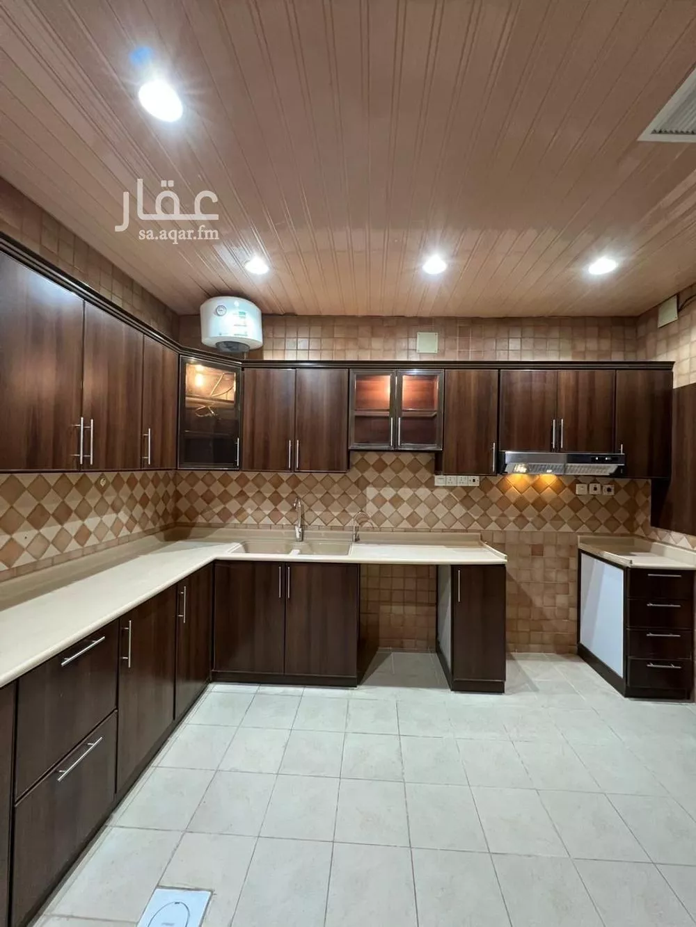8 bedroom villa in Qurtubah, Riyadh 9