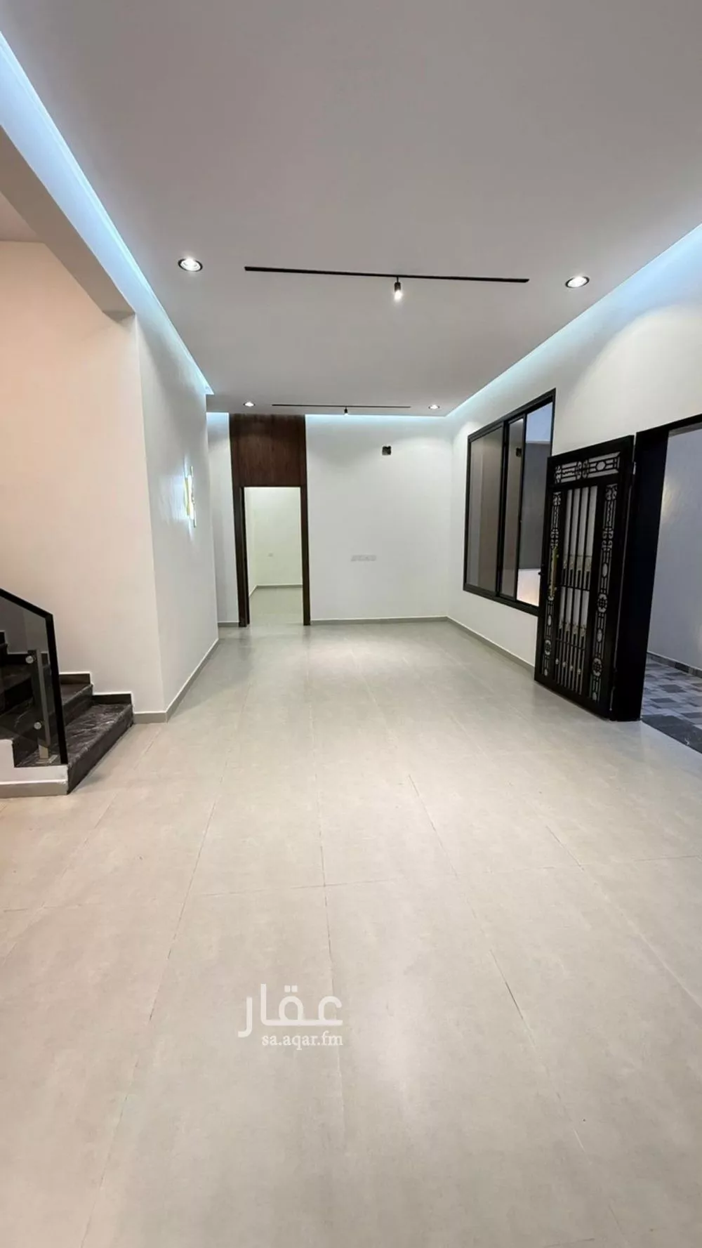 فيلا 9 غرف في العزيزية 3