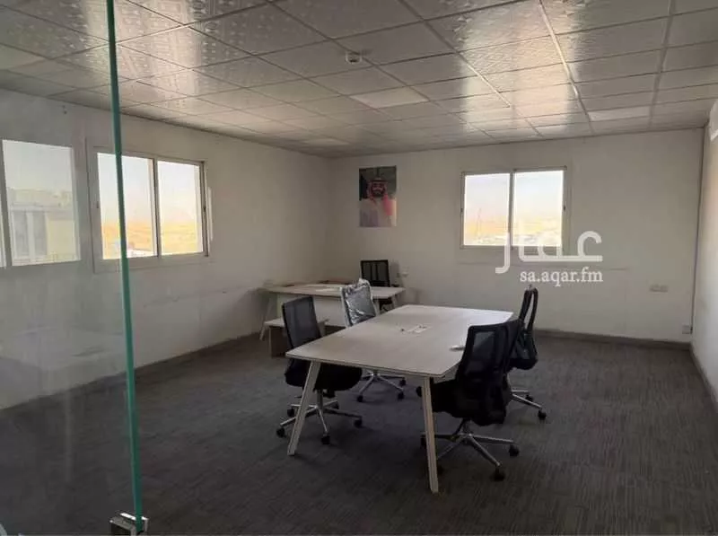 مكتب 900 م² في العارض 2
