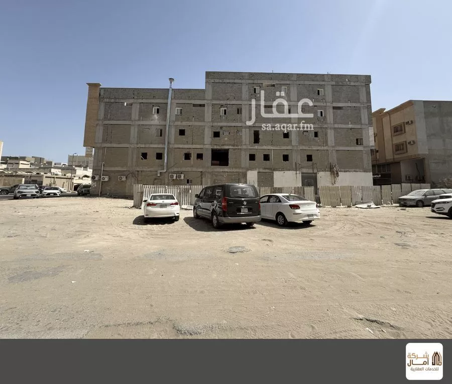 أرض 799 م² في السوق 2