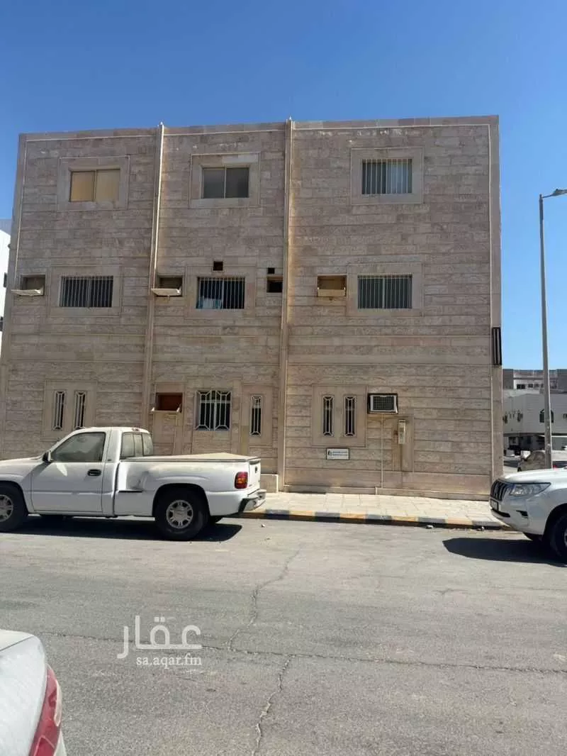 عمارة 325 م² في الثقبة 3