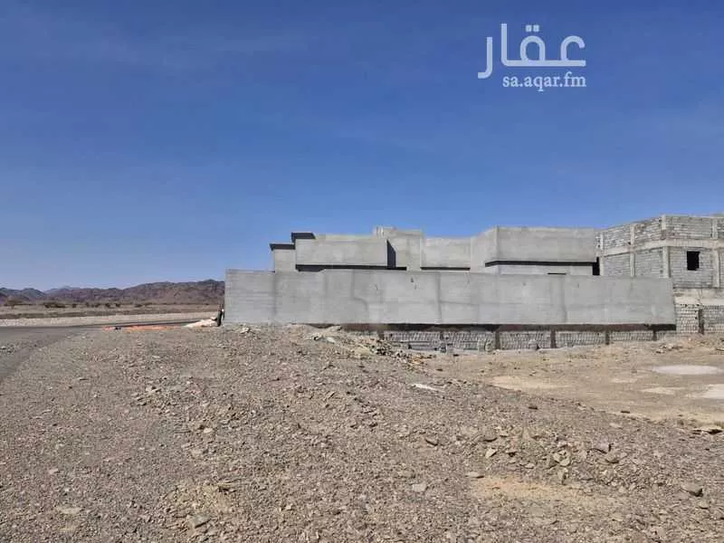 عمارة 814 م² في خاخ 2