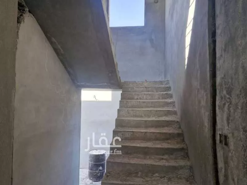 عمارة 814 م² في خاخ 1