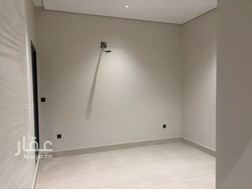 شقة 3 غرف في الرمال 4