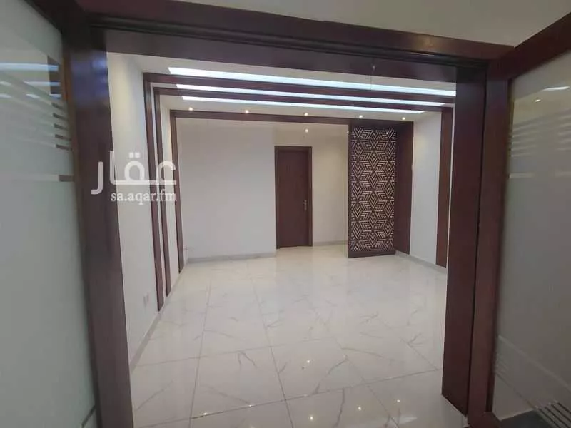 مكتب 12150 م² في الصحافة 2