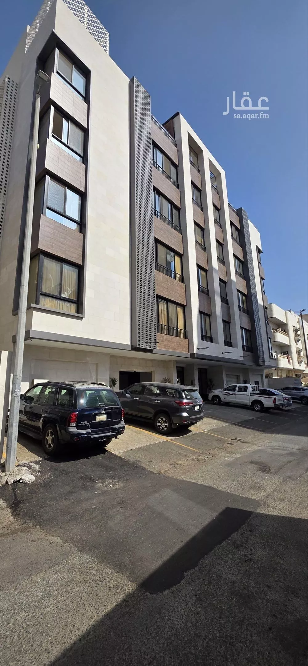 شقة 4 غرف في الروضة 1