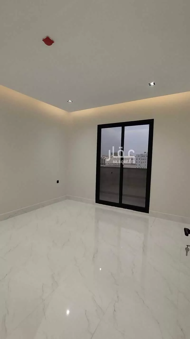 شقة 4 غرف في الحمرا 5