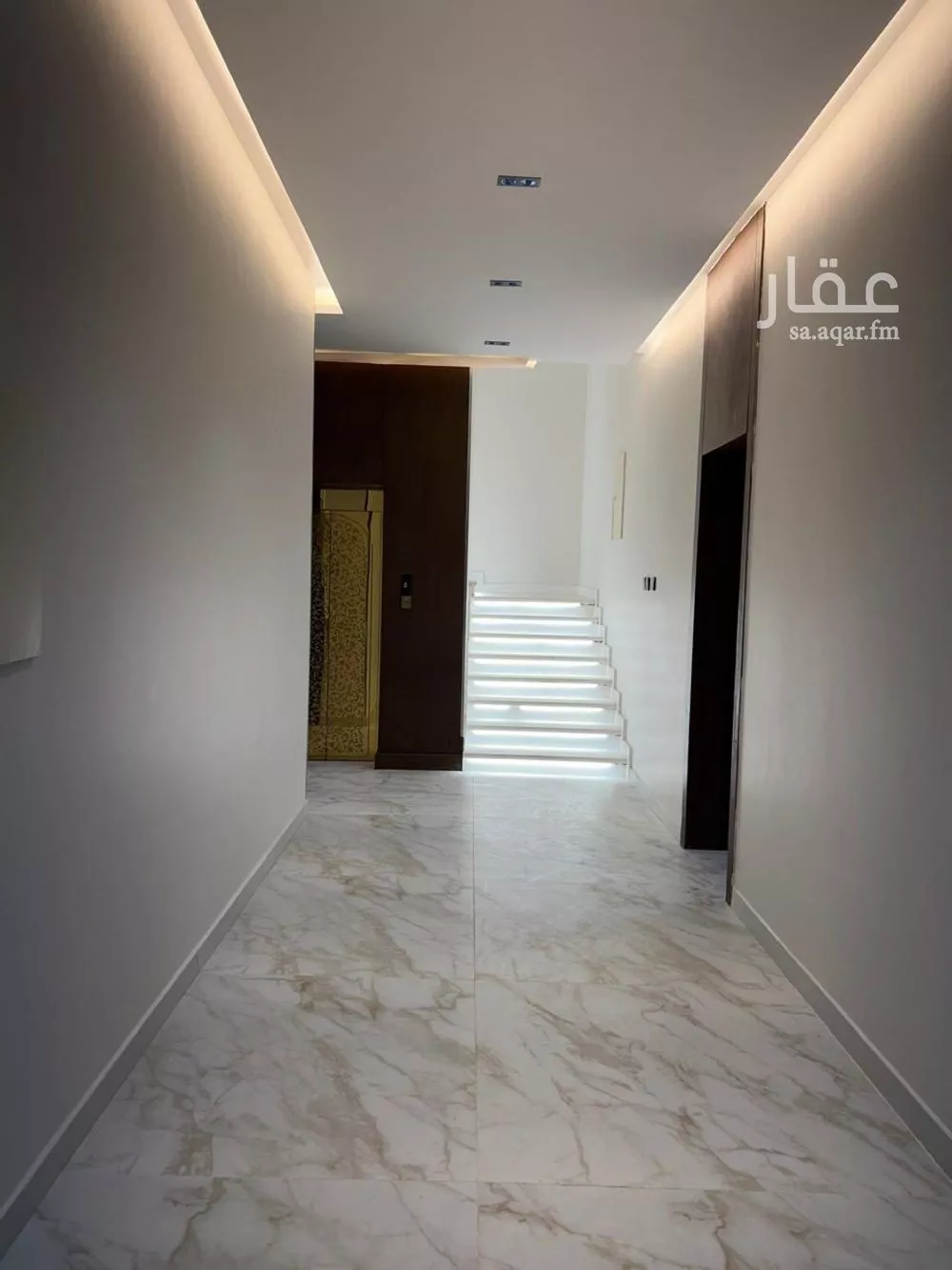 عمارة 497 م² في الضباط 5