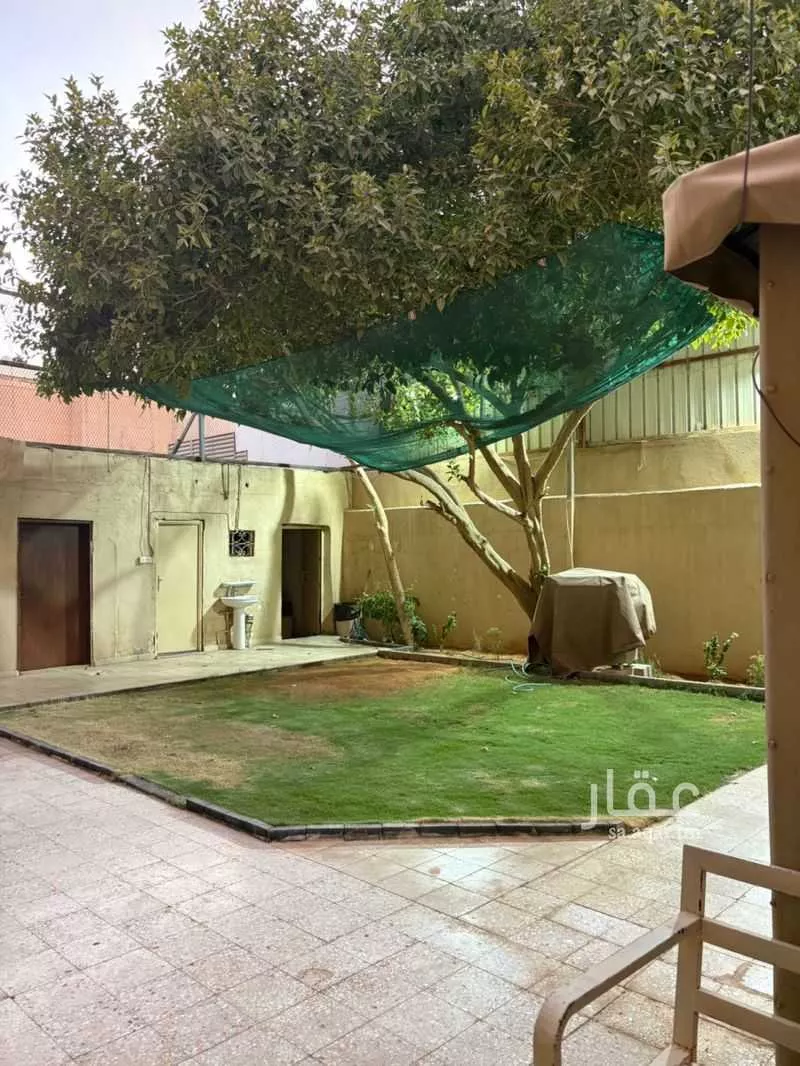 7 bedroom apartment in Al Wadi 1