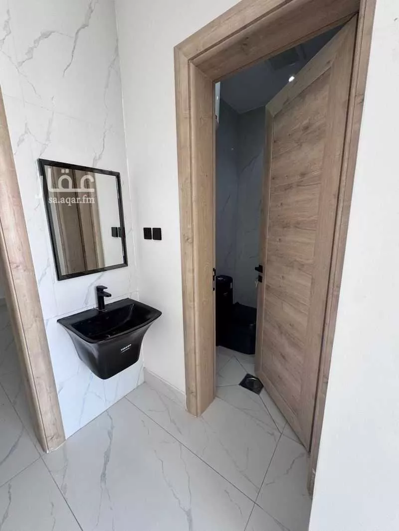 5 bedroom villa in Al Uraija Al Gharbiyah, Riyadh 5