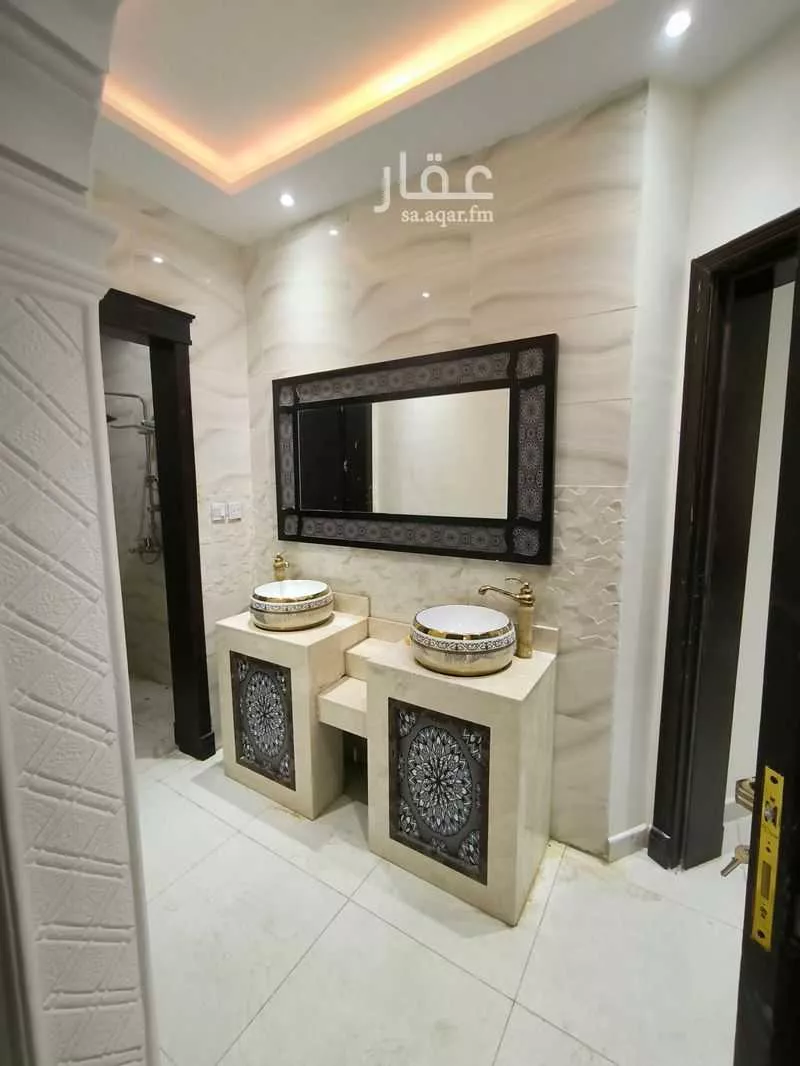 6 bedroom apartment in Muraykh 3