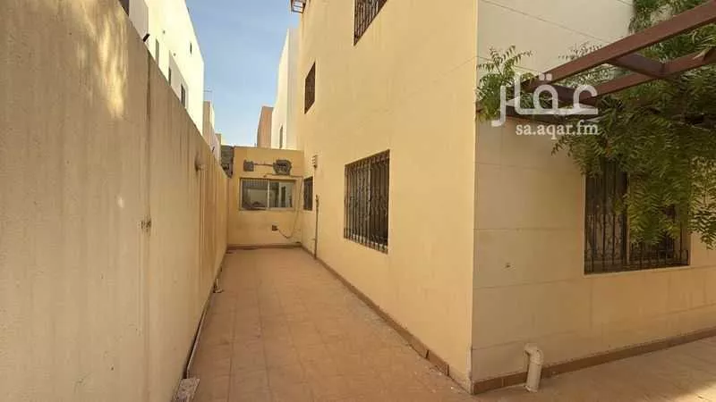 8 bedroom villa in East Beach, Eastern Province 7