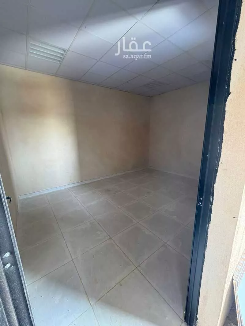 مستودع 450 م² في النظيم 5