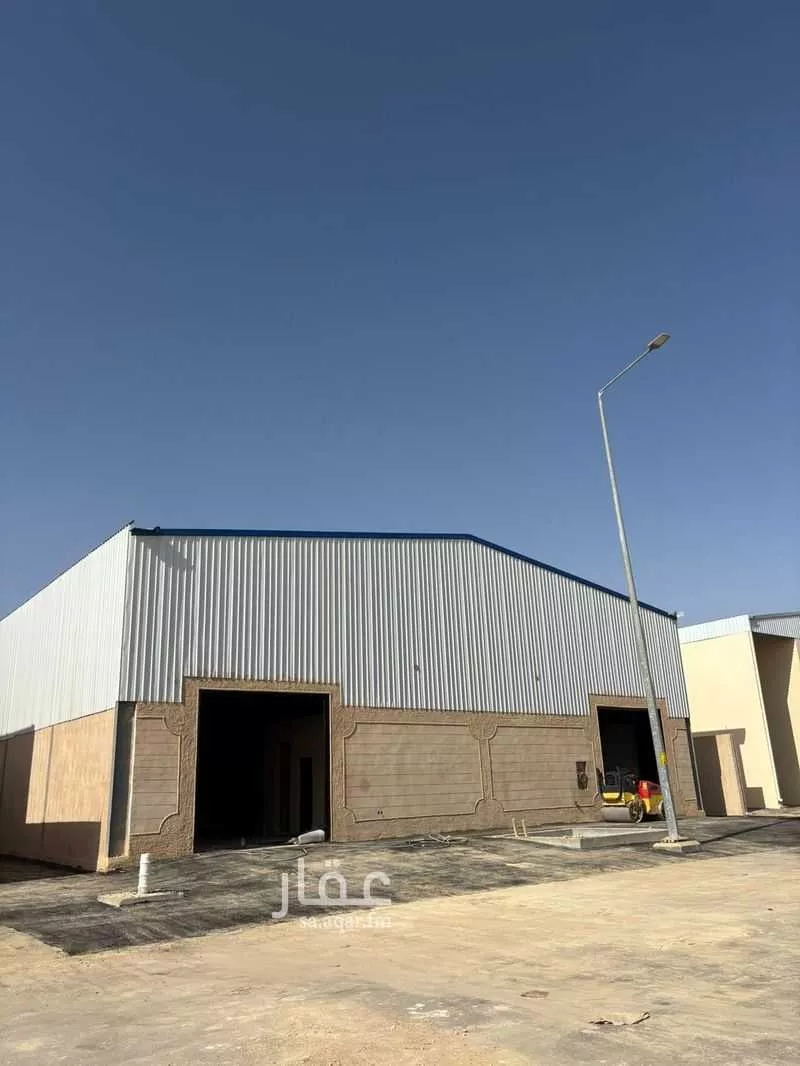 مستودع 450 م² في النظيم 2