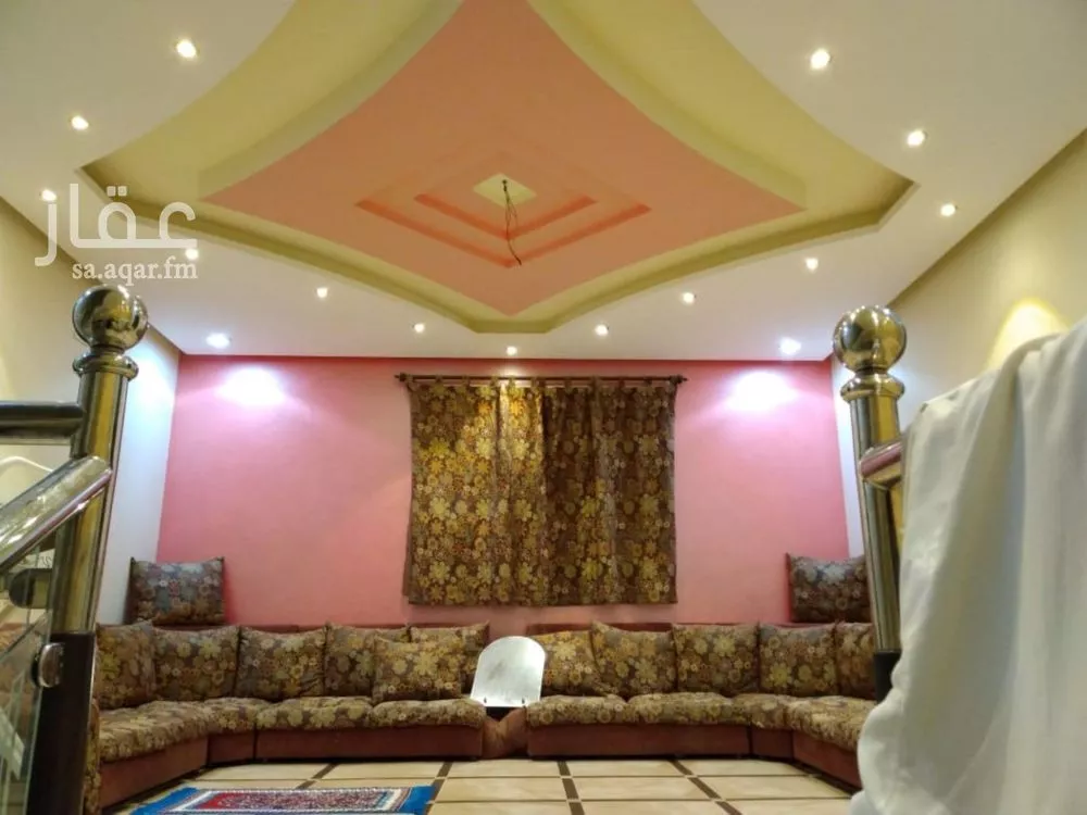 فيلا 5 غرف في الياسمين 2