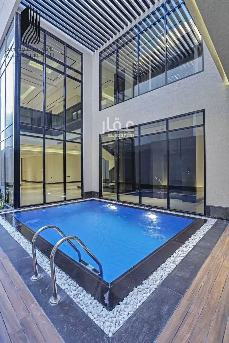 فيلا 6 غرف في الملقا 4