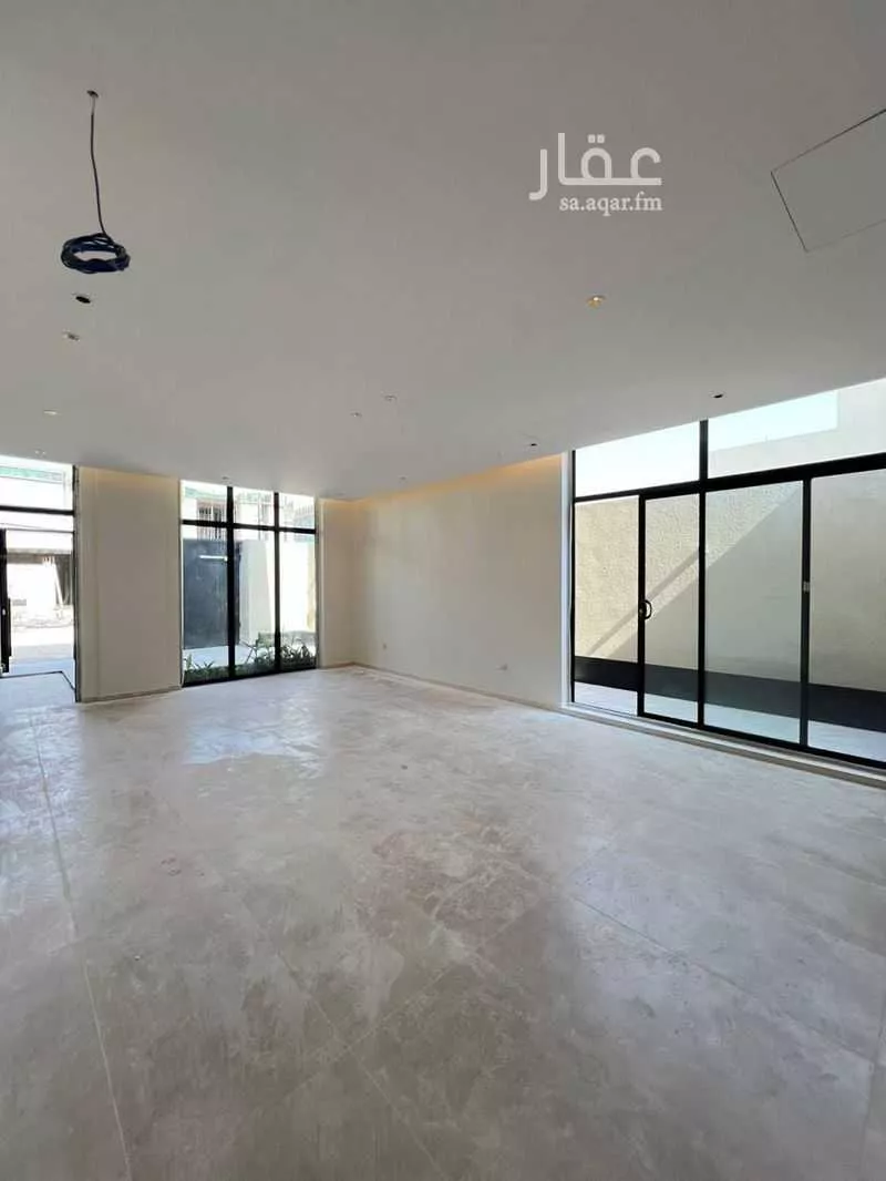 فيلا 5 غرف في العارض 3