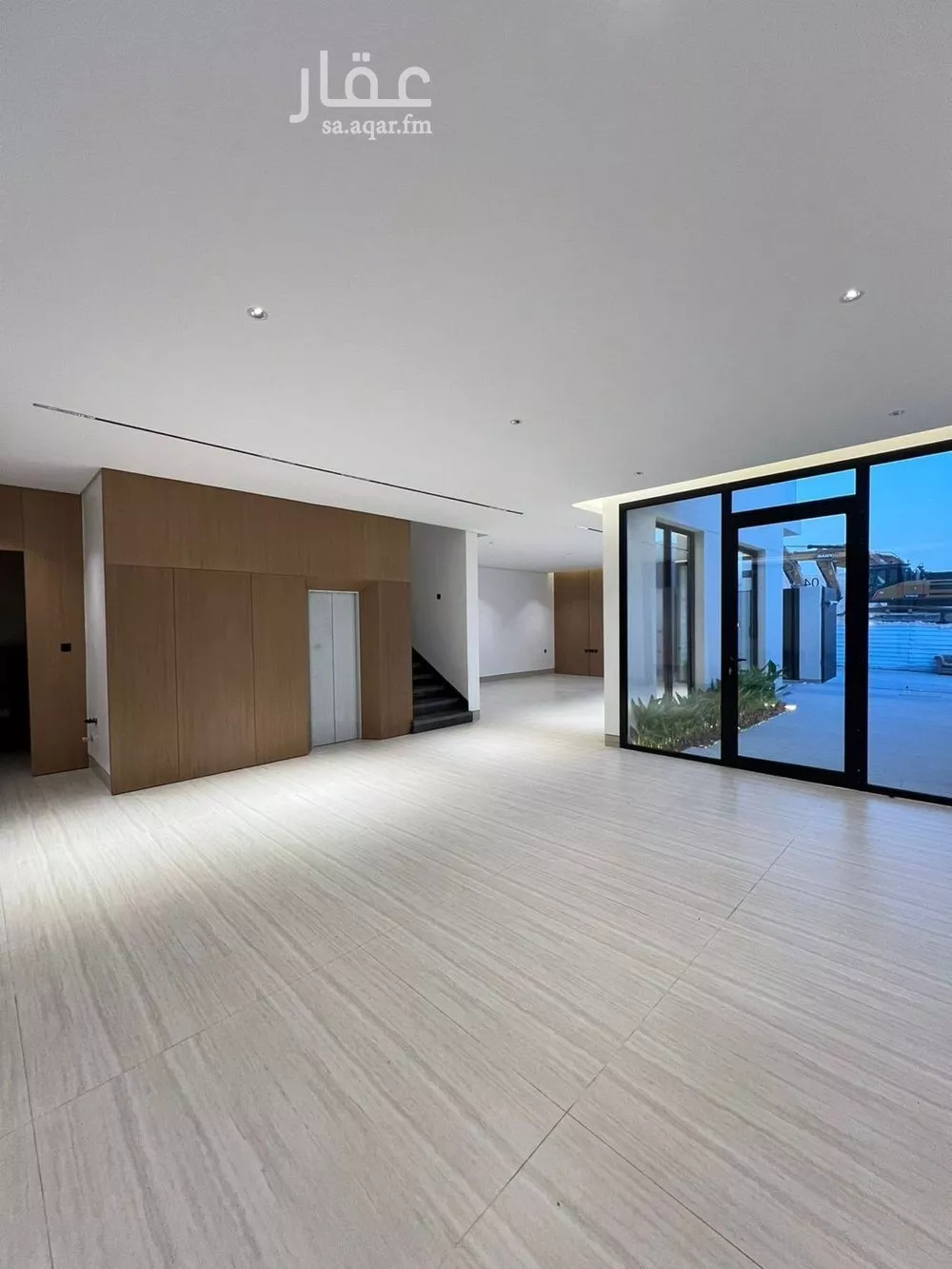 فيلا 5 غرف في النرجس 4