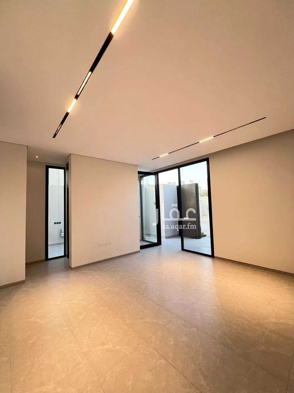 فيلا 4 غرف في العارض 2