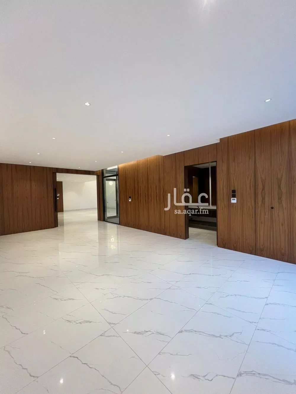 فيلا 5 غرف في العارض 3