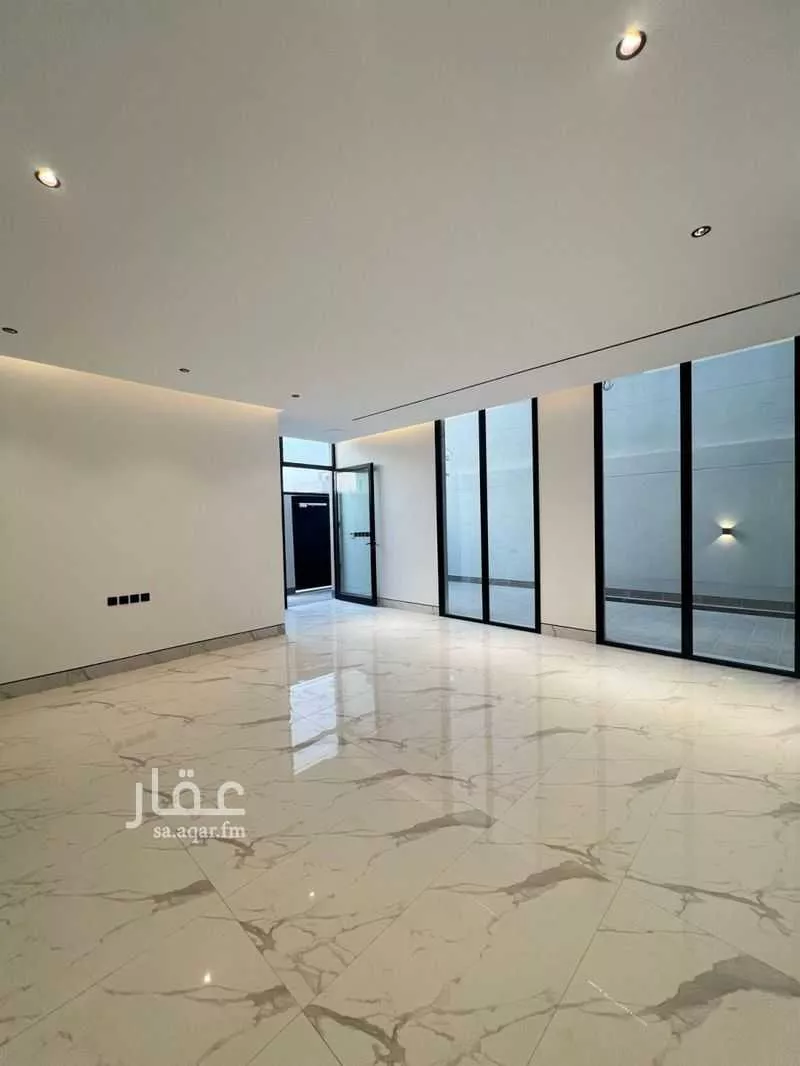 فيلا 4 غرف في العارض 3