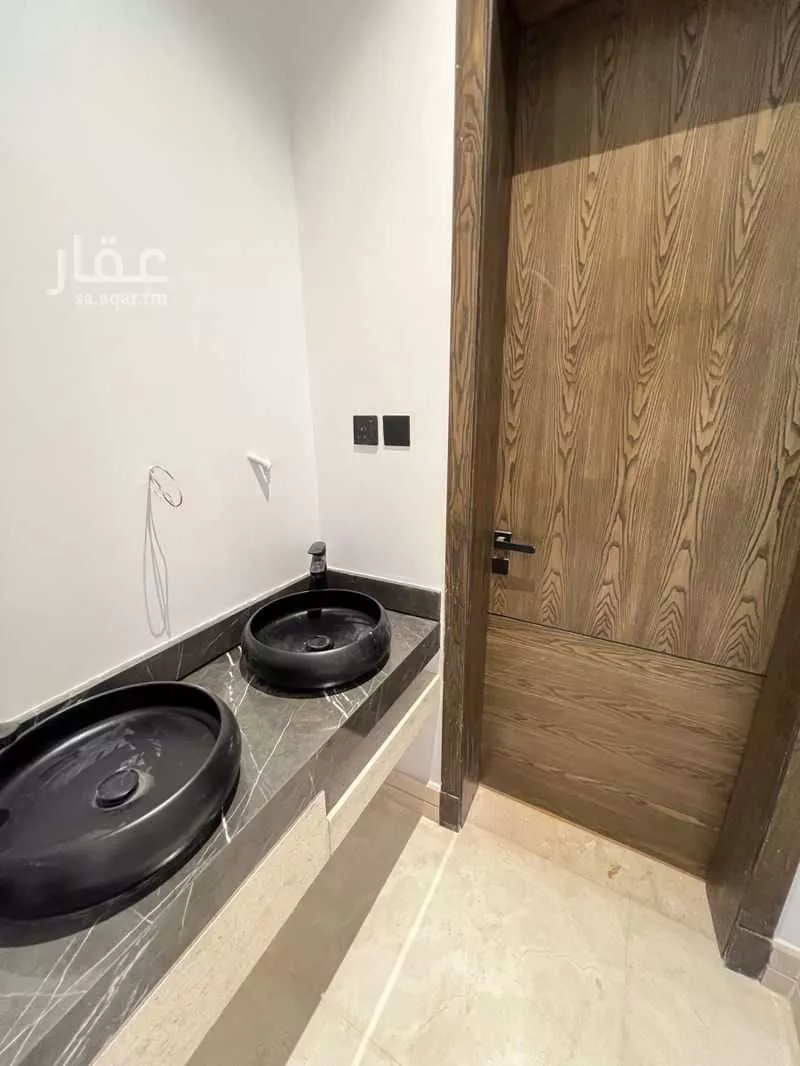 فيلا 5 غرف في العارض 3