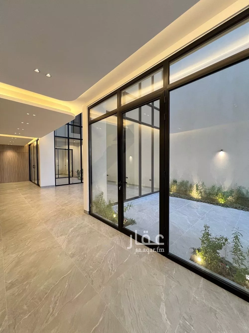 فيلا 5 غرف في العارض 4