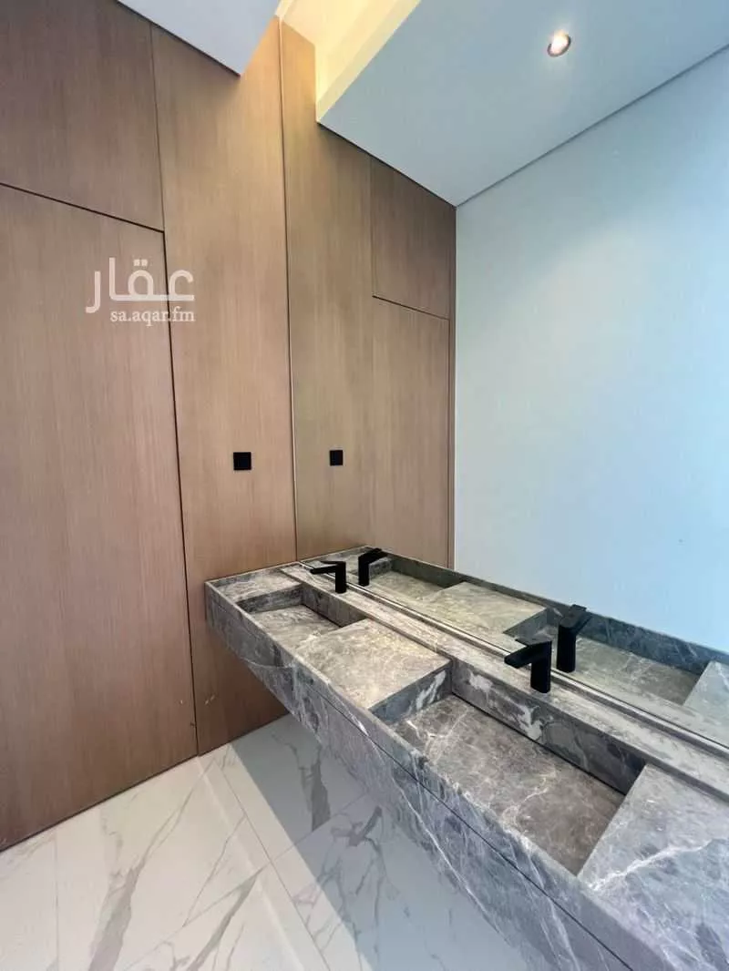 فيلا 4 غرف في العارض 5