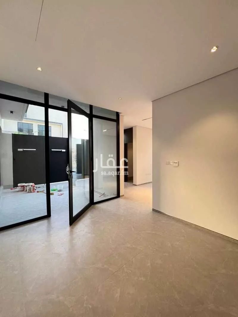 فيلا 4 غرف في العارض 3