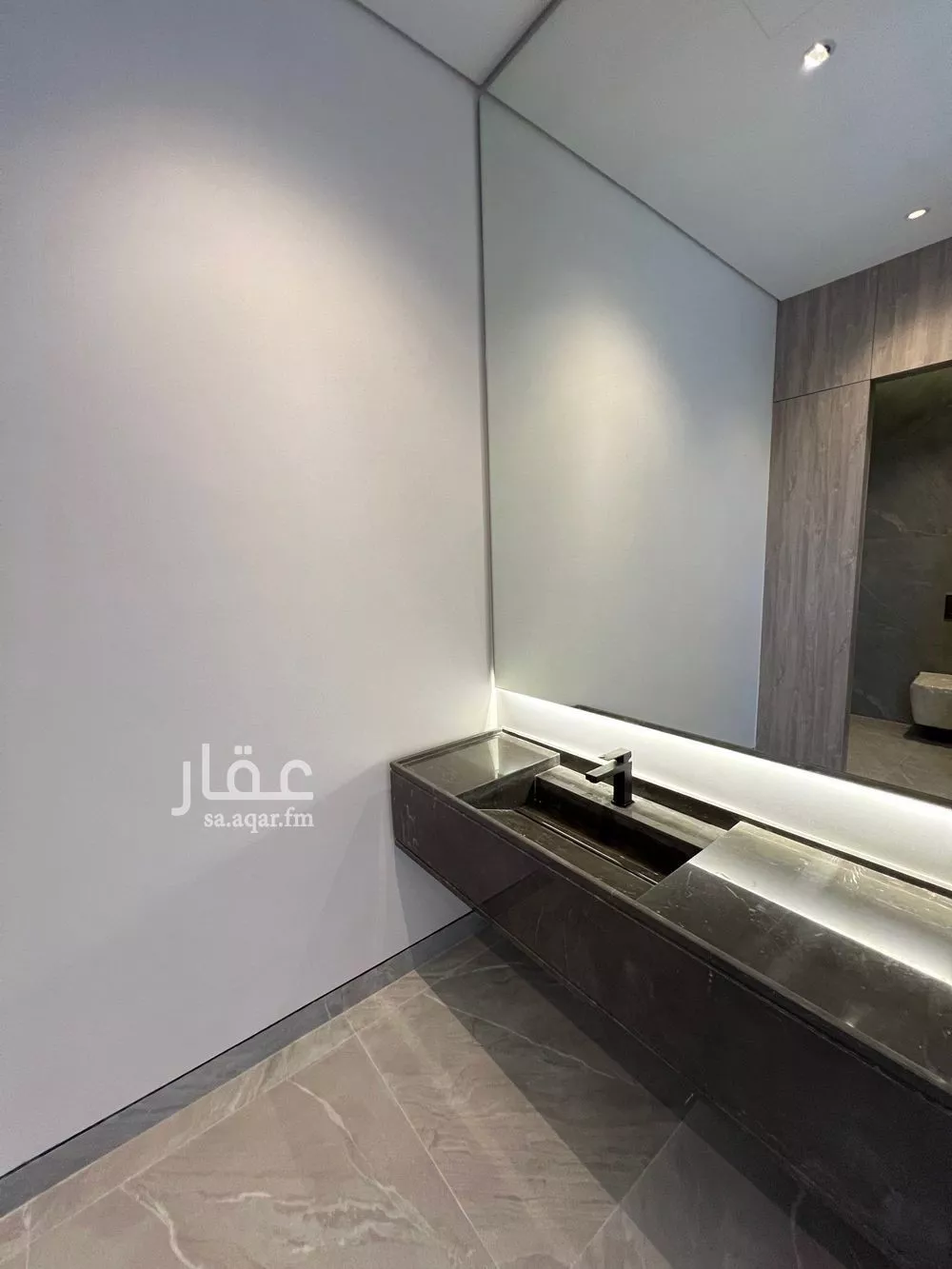 فيلا 5 غرف في العارض 3