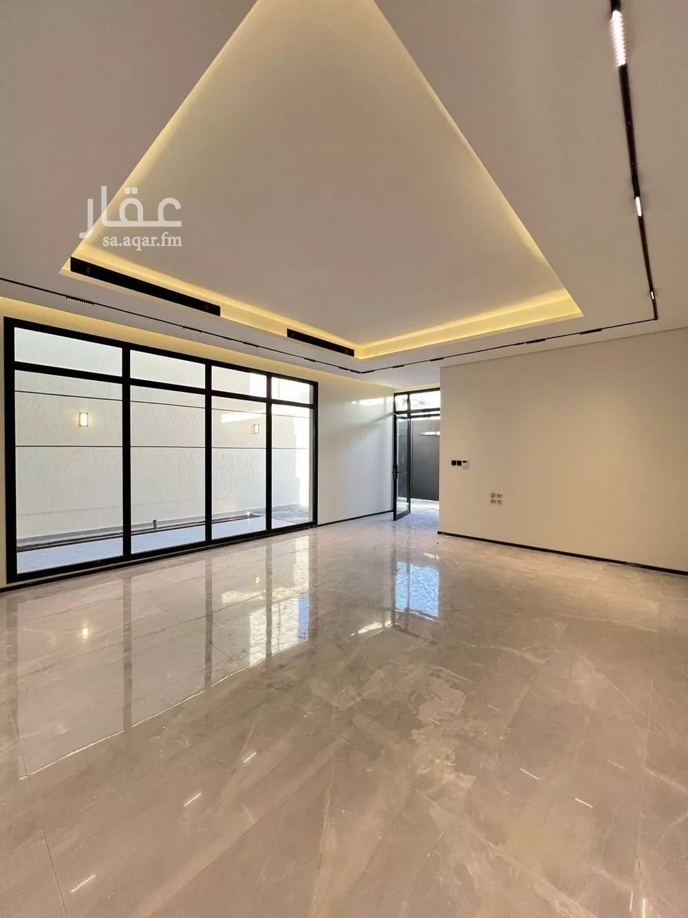 فيلا 4 غرف في العارض 4